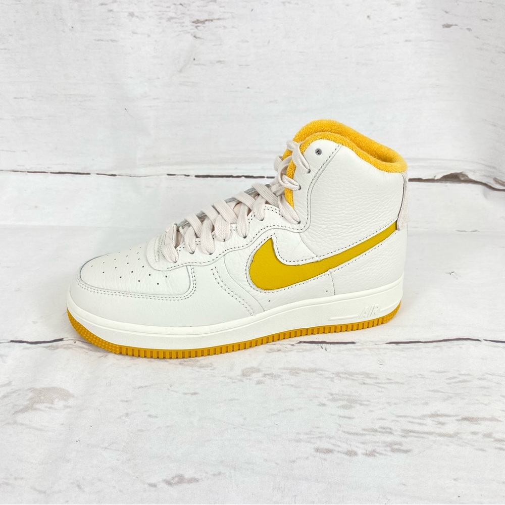 Nike Women’s Air Force 1 Sculpt High Phantom Sail Yellow DC3590-001 Size 8.